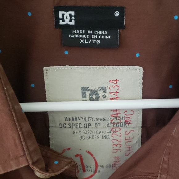 DC Button down casual shirt - Picture 4 of 4